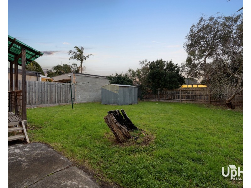 1 Parkland Avenue, Hampton Park VIC 3976