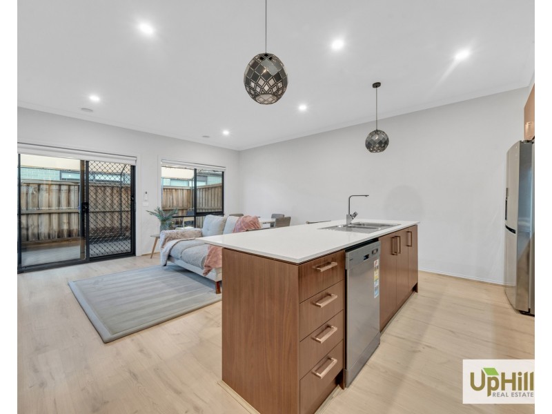 70 Pobblebonk Crescent, Clyde North VIC 3978