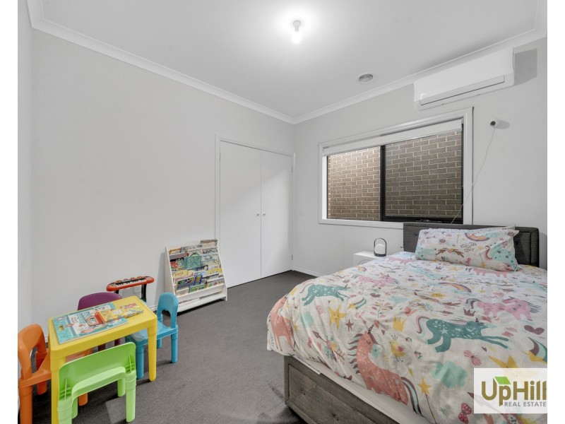 70 Pobblebonk Crescent, Clyde North VIC 3978