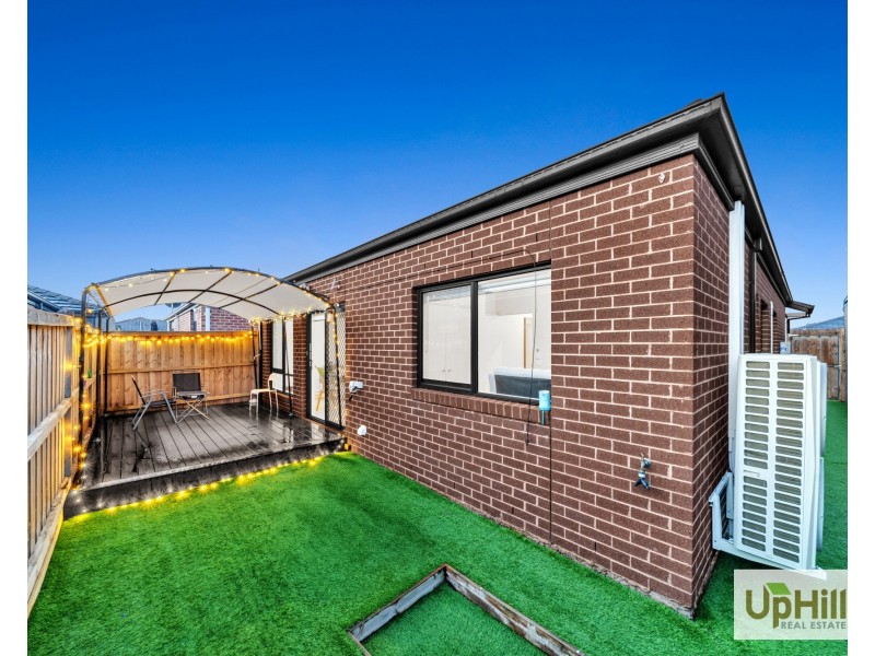 70 Pobblebonk Crescent, Clyde North VIC 3978
