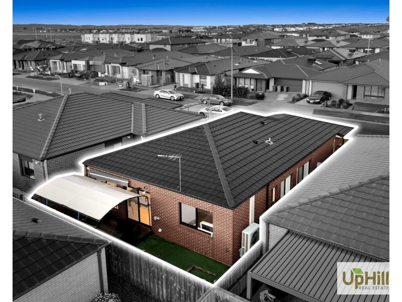 70 Pobblebonk Crescent, Clyde North VIC 3978