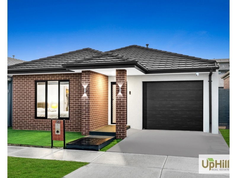 70 Pobblebonk Crescent, Clyde North VIC 3978