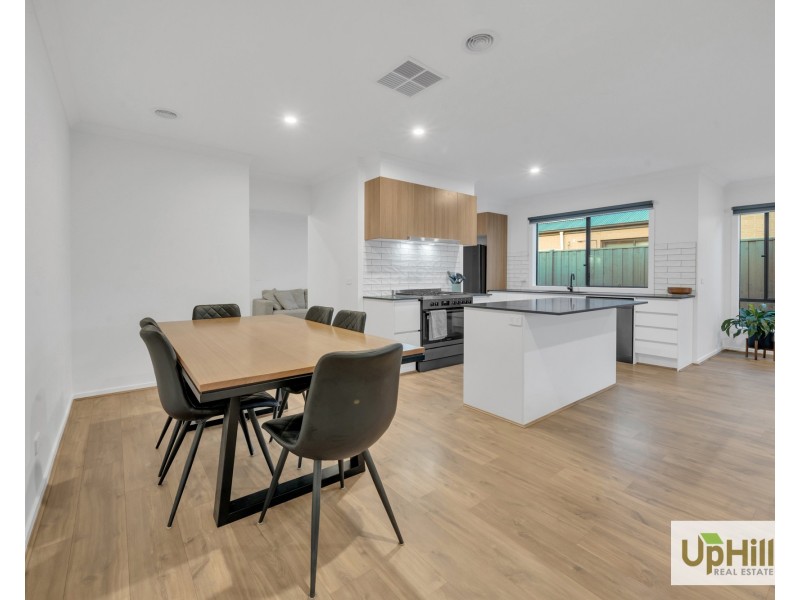 26 Boboli Avenue, Clyde North VIC 3978