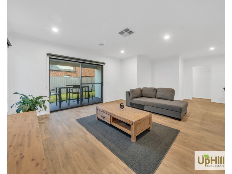 26 Boboli Avenue, Clyde North VIC 3978