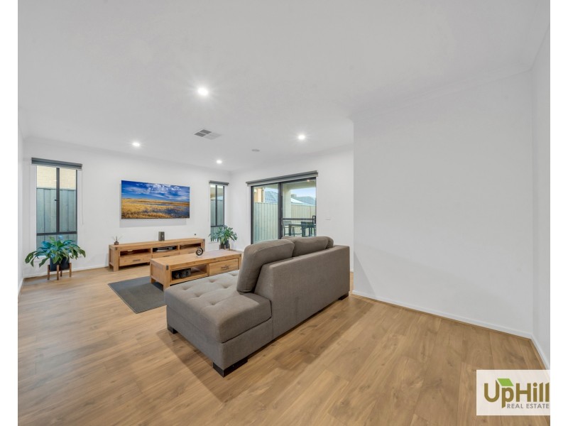 26 Boboli Avenue, Clyde North VIC 3978