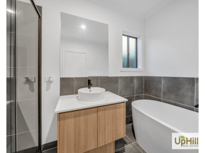 26 Boboli Avenue, Clyde North VIC 3978