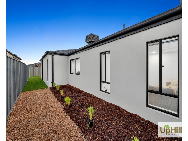 26 Boboli Avenue, Clyde North VIC 3978