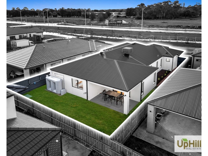 26 Boboli Avenue, Clyde North VIC 3978