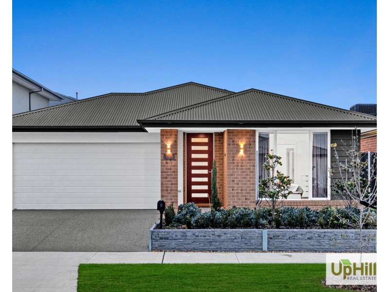 9 Mocha Grove, Clyde North VIC 3978