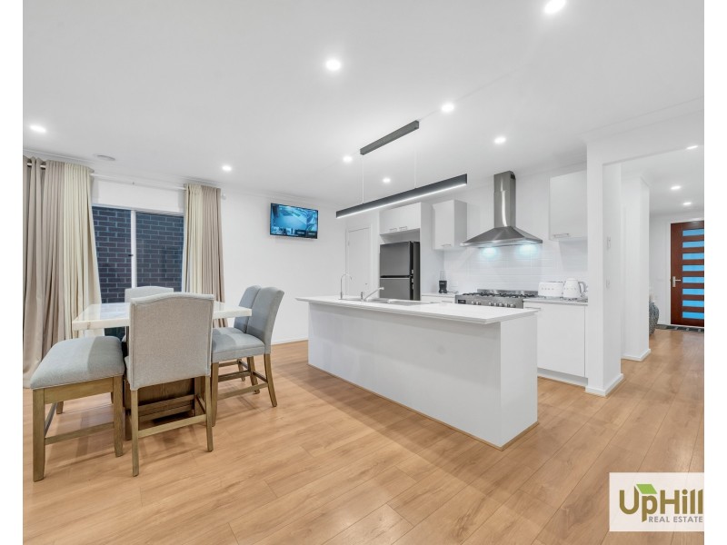 9 Mocha Grove, Clyde North VIC 3978