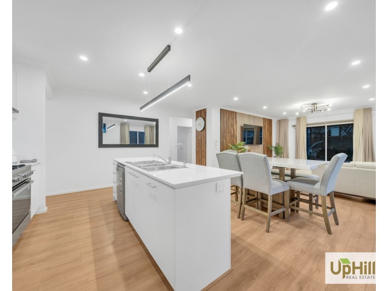 9 Mocha Grove, Clyde North VIC 3978