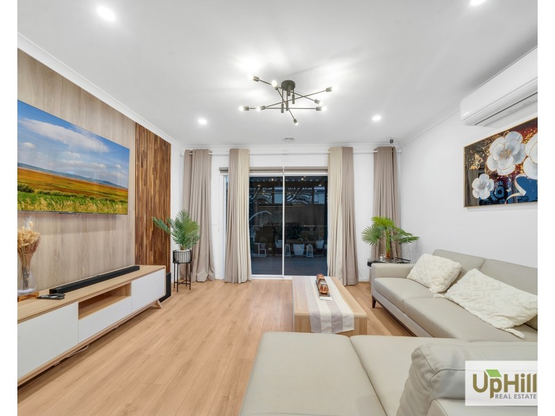 9 Mocha Grove, Clyde North VIC 3978