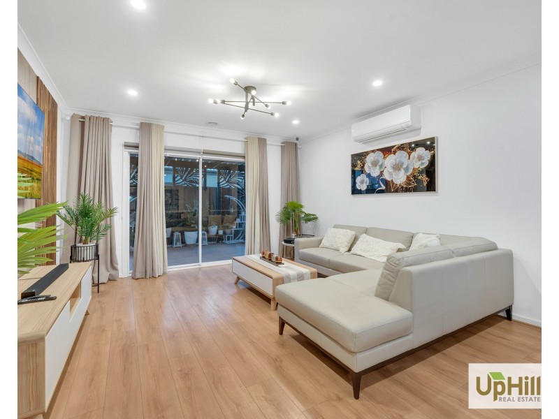 9 Mocha Grove, Clyde North VIC 3978