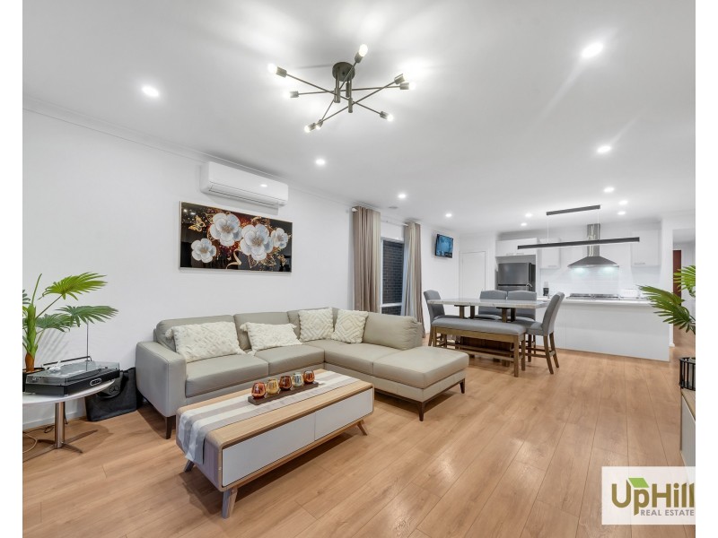 9 Mocha Grove, Clyde North VIC 3978