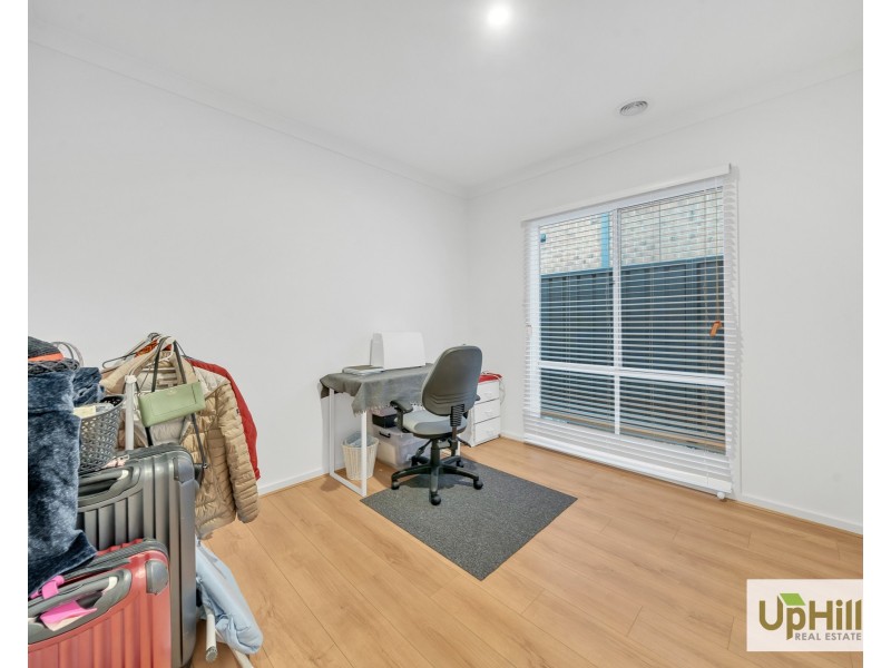 9 Mocha Grove, Clyde North VIC 3978