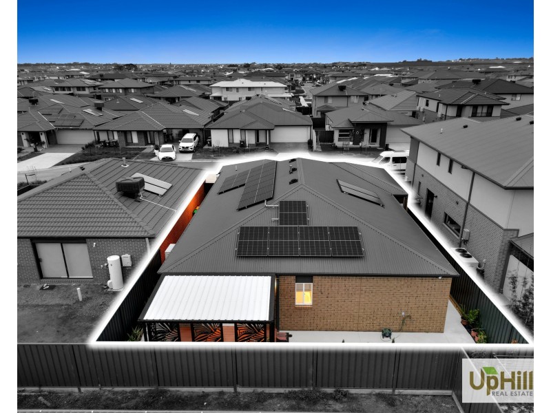 9 Mocha Grove, Clyde North VIC 3978