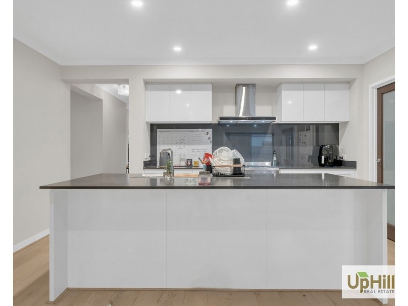 25 Shulze Drive, Clyde North VIC 3978