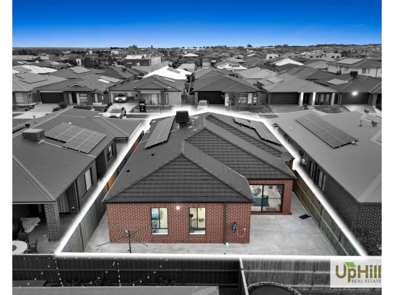 25 Shulze Drive, Clyde North VIC 3978