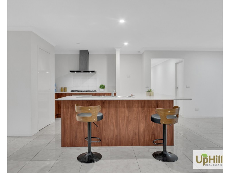 11 Nell Place, Narre Warren South VIC 3805