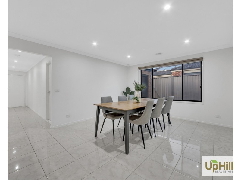 11 Nell Place, Narre Warren South VIC 3805
