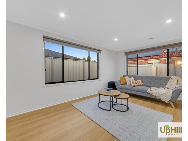 11 Nell Place, Narre Warren South VIC 3805