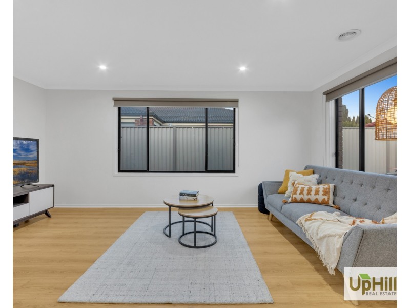 11 Nell Place, Narre Warren South VIC 3805