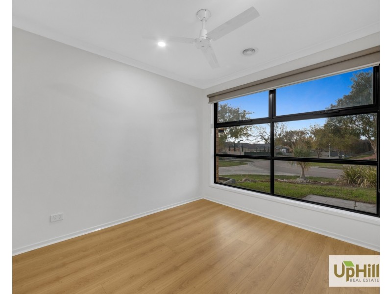 11 Nell Place, Narre Warren South VIC 3805