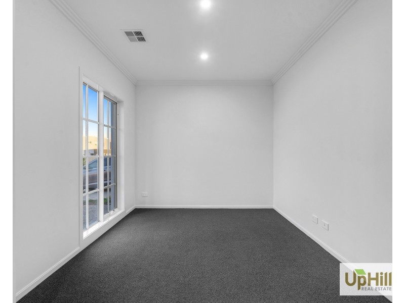 7 Ziga Street, Clyde North VIC 3978