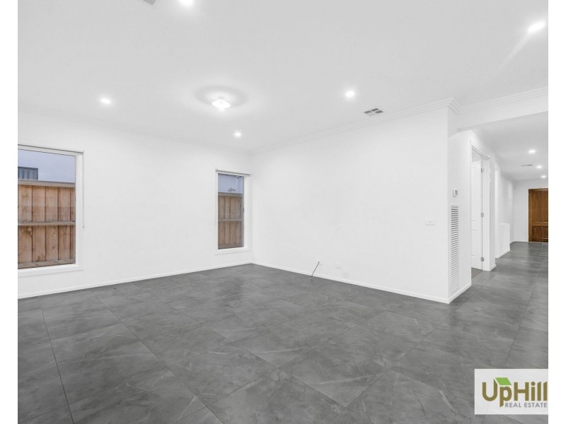 7 Ziga Street, Clyde North VIC 3978