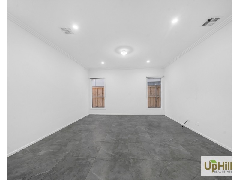 7 Ziga Street, Clyde North VIC 3978