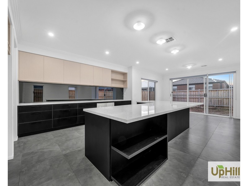 7 Ziga Street, Clyde North VIC 3978