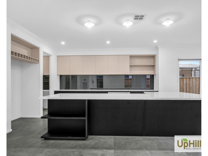 7 Ziga Street, Clyde North VIC 3978