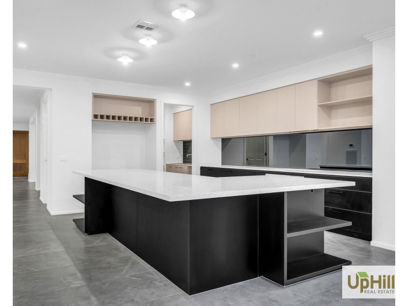 7 Ziga Street, Clyde North VIC 3978