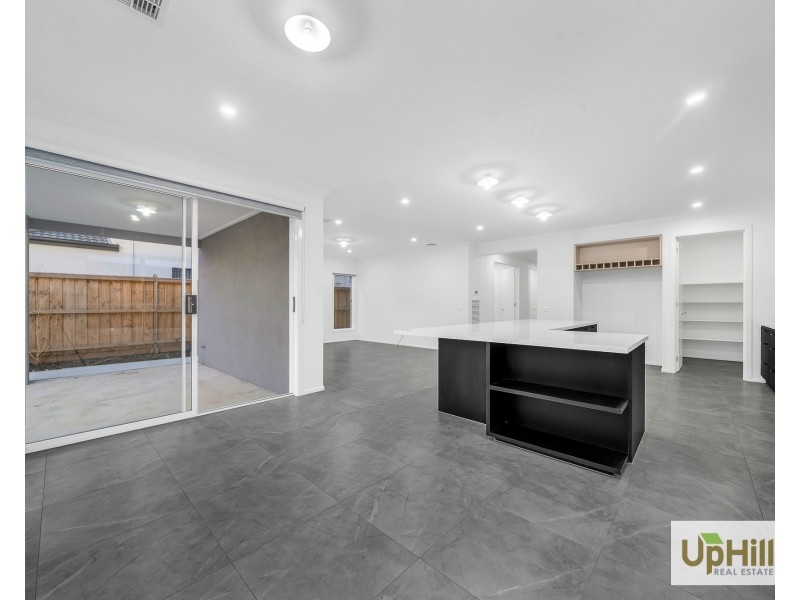 7 Ziga Street, Clyde North VIC 3978