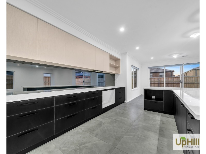 7 Ziga Street, Clyde North VIC 3978