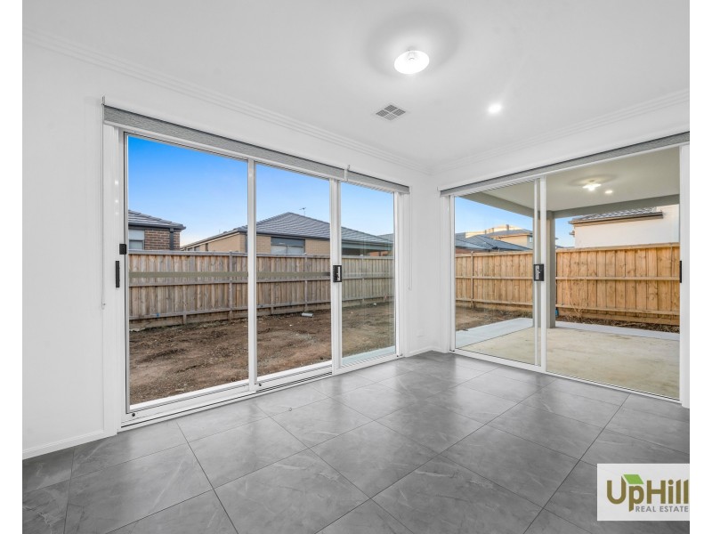 7 Ziga Street, Clyde North VIC 3978
