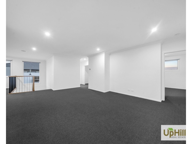 7 Ziga Street, Clyde North VIC 3978