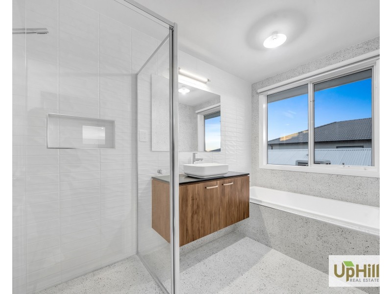 7 Ziga Street, Clyde North VIC 3978