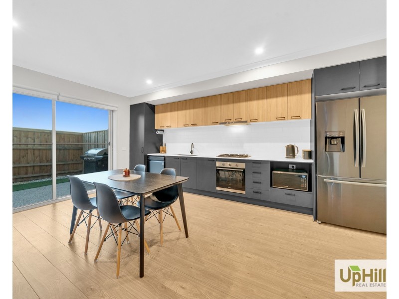 3 Tesla Grange, Clyde North VIC 3978