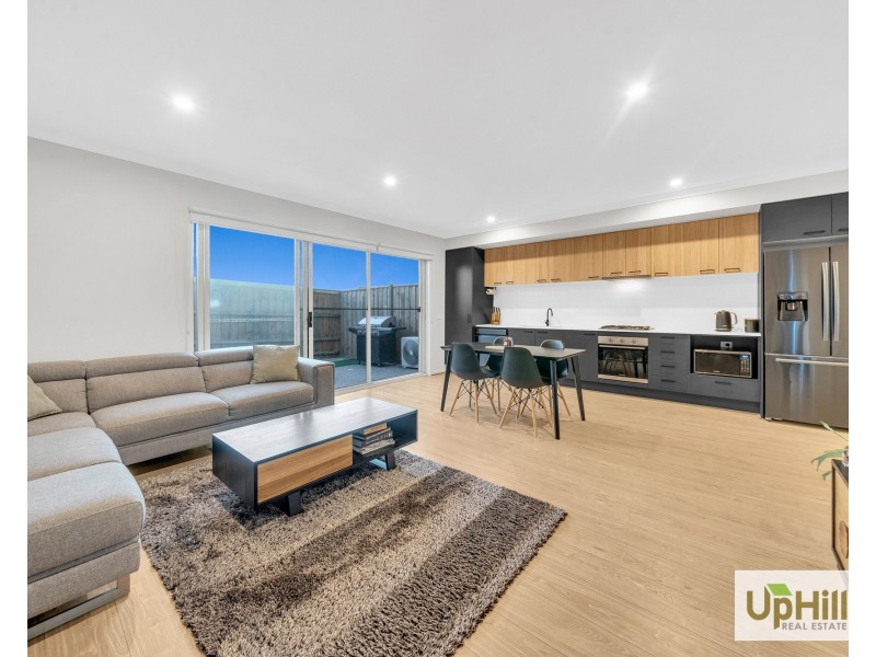 3 Tesla Grange, Clyde North VIC 3978