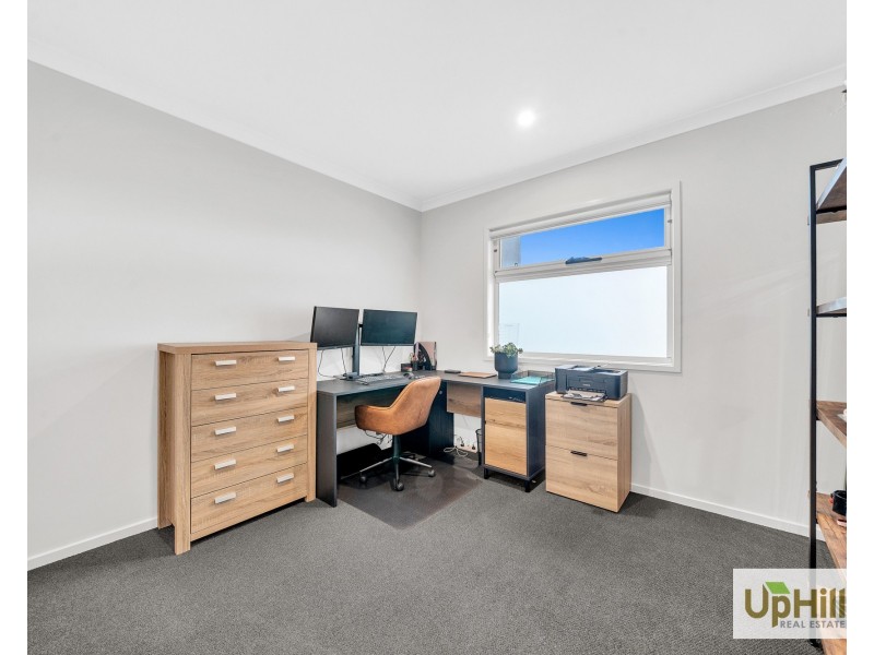 3 Tesla Grange, Clyde North VIC 3978