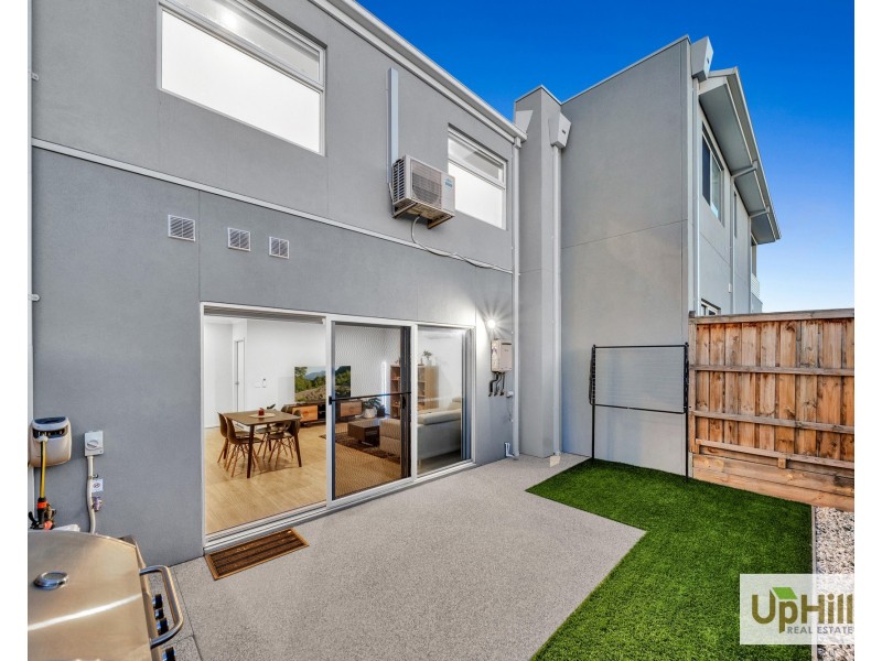 3 Tesla Grange, Clyde North VIC 3978