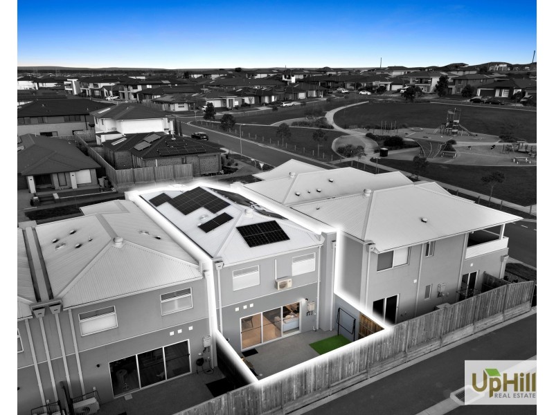 3 Tesla Grange, Clyde North VIC 3978