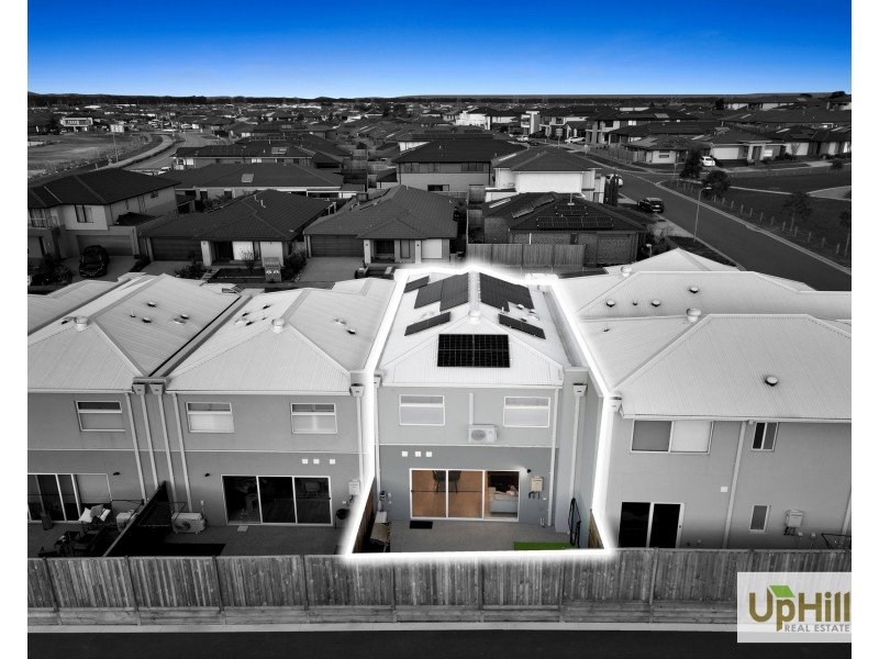 3 Tesla Grange, Clyde North VIC 3978