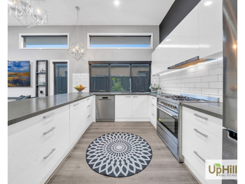 9 Glendora Avenue, Clyde VIC 3978