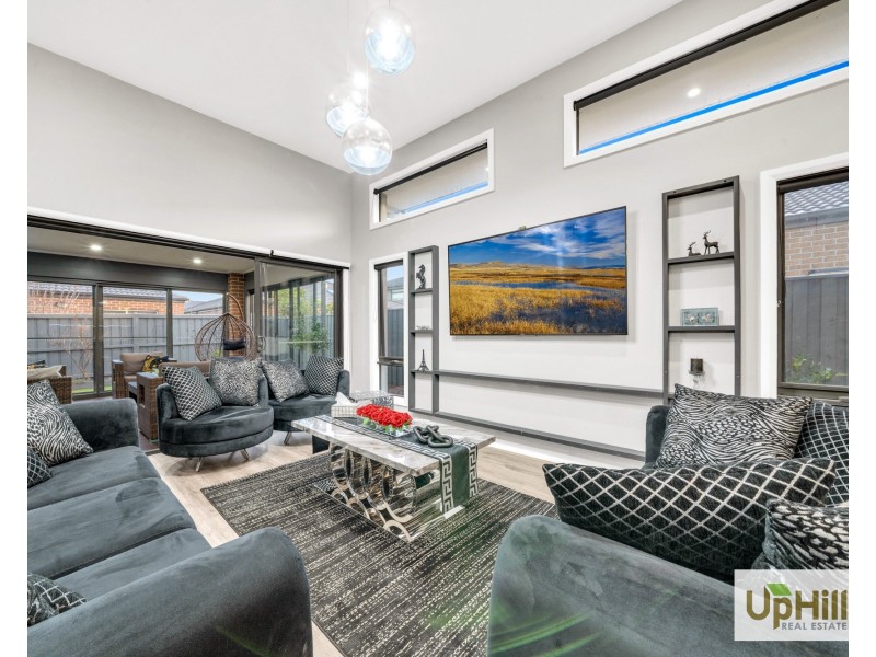 9 Glendora Avenue, Clyde VIC 3978