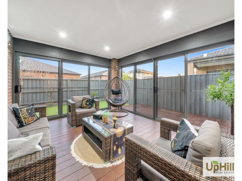 9 Glendora Avenue, Clyde VIC 3978