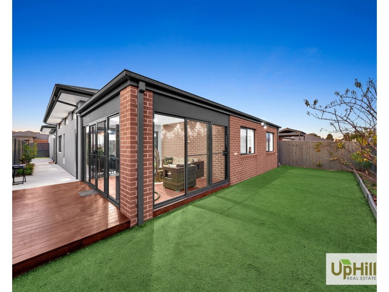 9 Glendora Avenue, Clyde VIC 3978