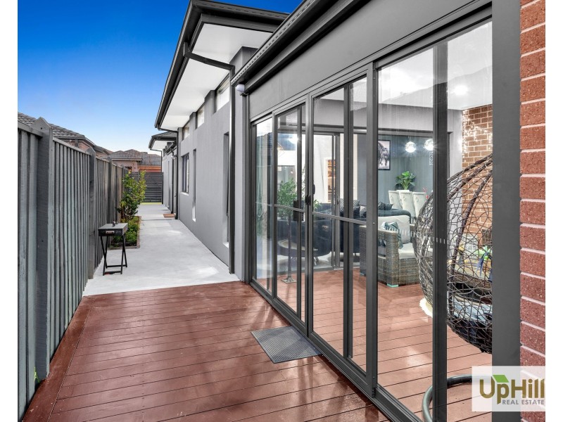 9 Glendora Avenue, Clyde VIC 3978