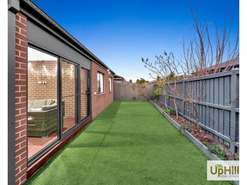 9 Glendora Avenue, Clyde VIC 3978